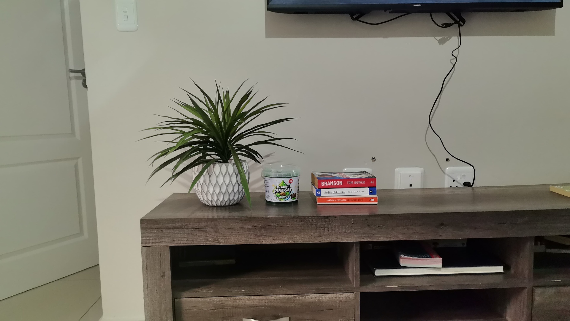 Dr Green Pine Gel in the home